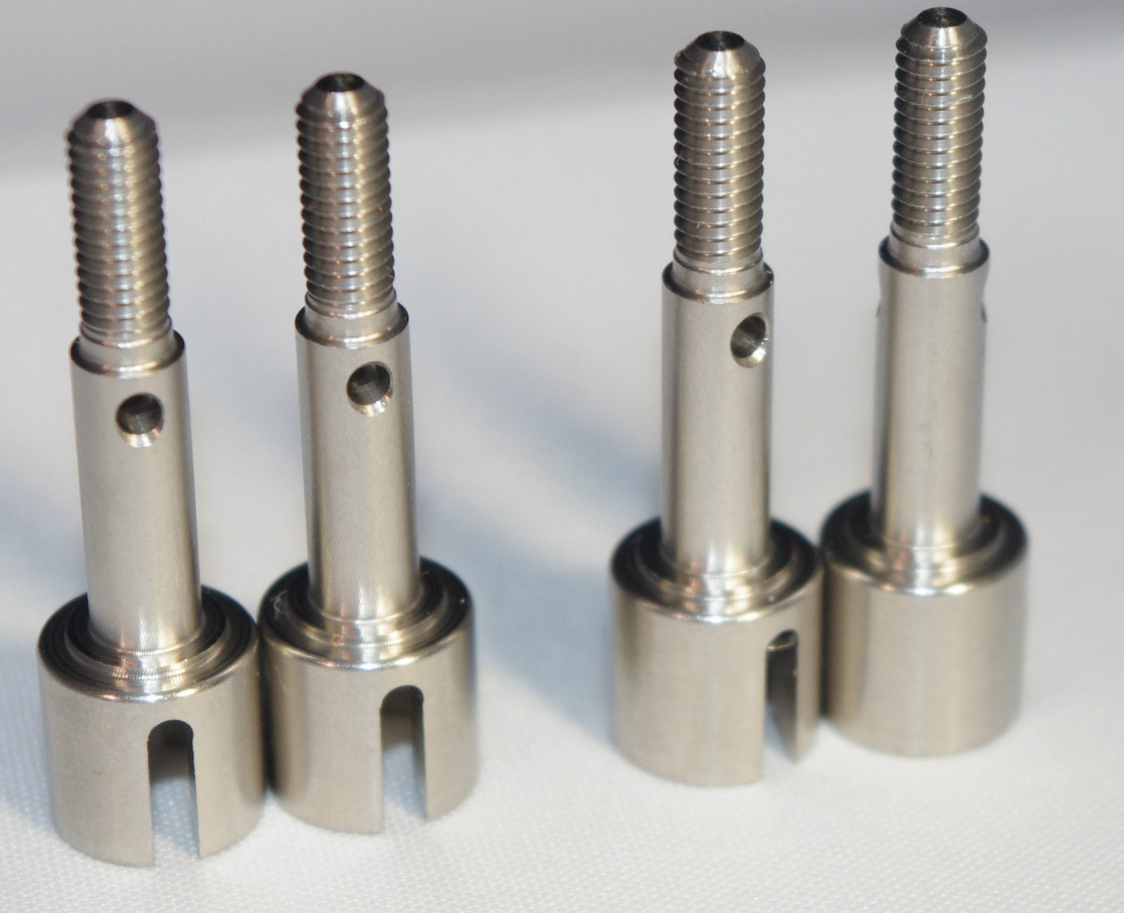 2x Replacement Stainless Wheel Axles 50823/9805369 for Tamiya TA02 TG10 TA01 TA02 TA04 TA05 M03 TL01 TB0